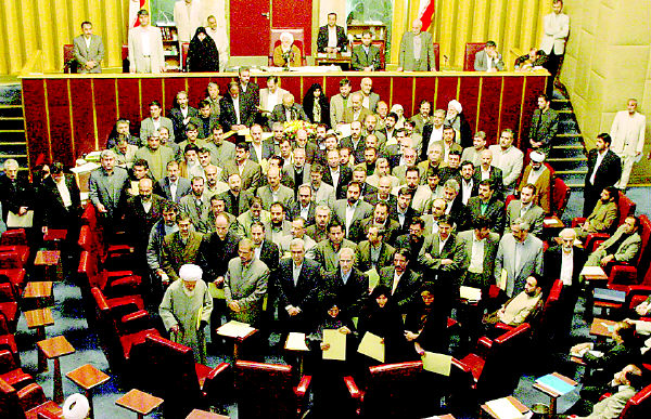  德甲外援政策改革引发俱乐部集体抗议  