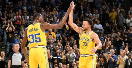  库里单场14记三分刷新纪录  