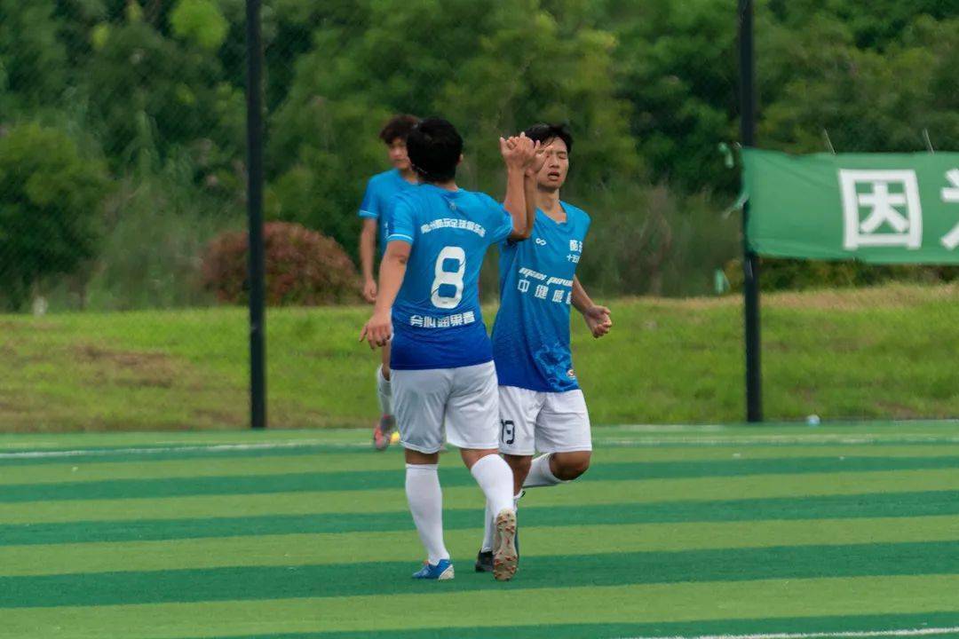  圣保利德比战激情四射，城市荣耀激发潜能